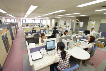 社内